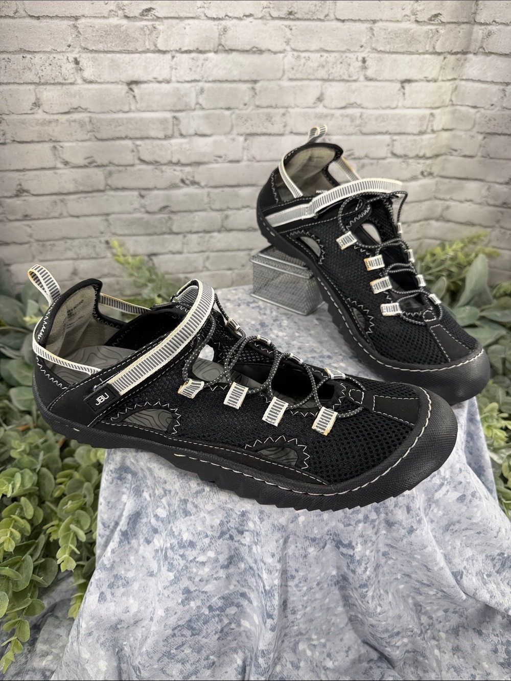 JBU by JAMBU “Tahoe MJ” Black & White Mesh Rugged All-Terrain Water Shoe WMS 11